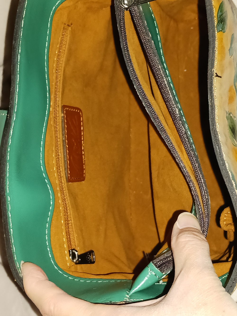 Patricia Nash Irving Leather Bucket Crossbody Bag from Beautiful Girl Collection - Picture 15 of 16